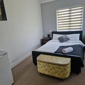 Spacious Luxurious Serviced Apartment